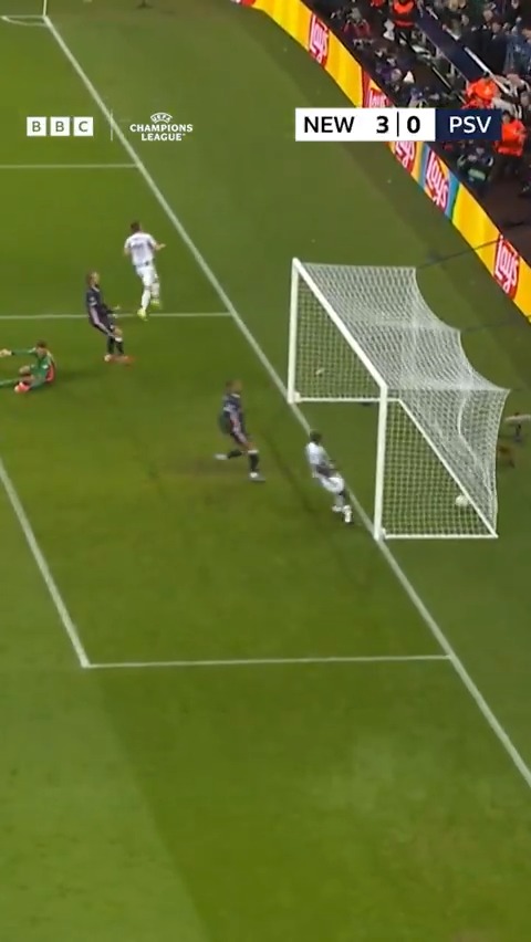 A dream night for Newcastle as they storm past PSV in the Champions League! ๐ค ๐ค