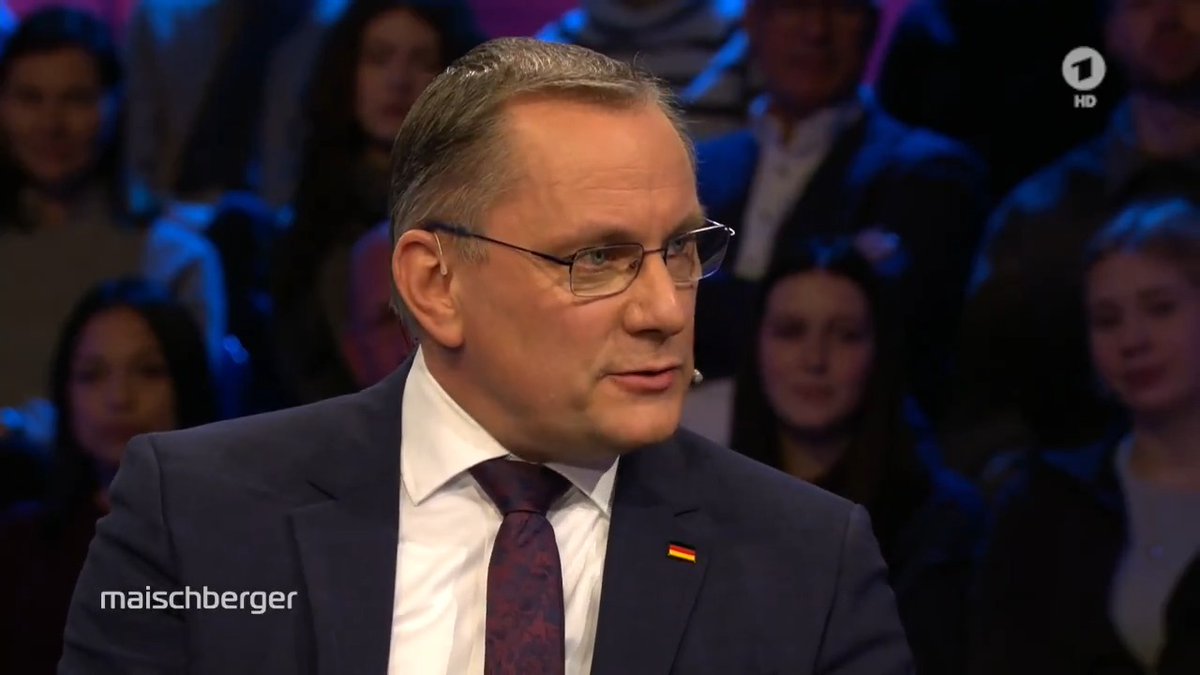 Die regelbasierte Ordnung müsse neu verhandelt werden, sagt Tino Chrupalla (AfD). In einer multipolaren Welt müssten verschiedene Interessen berücksichtigt und diskutiert werden, auch #Deutschland und #Europa müssten ihre „Interessen dort mit in den Raum werfen“. #maischberger