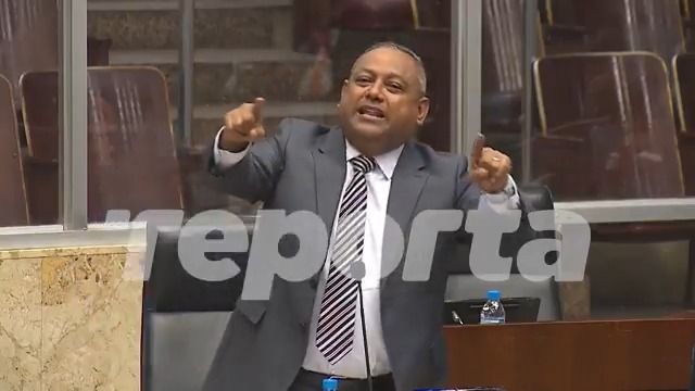 El diputado Raúl Pineda presentó un anteproyecto de ley que modifica Ley 51 de 2010 que crea la Autoridad de Aseo, para ampliar su competencia y asuma de manera definitiva la recolección y disposición final de la basura en el distrito de San Miguelito: “ a nosotros los moradores del distrito de San Miguelito no nos interesa cuál compañía recoja la basura, yo tengo que decir aquí que nuestra alcaldesa hizo una campaña basada en un San Miguelito más bonito, y dijo en los medios de comunicación que el problema de San Miguelito no era Revisalud, que era el alcalde, y que ella en seis meses arregla el problema de la basura”.
