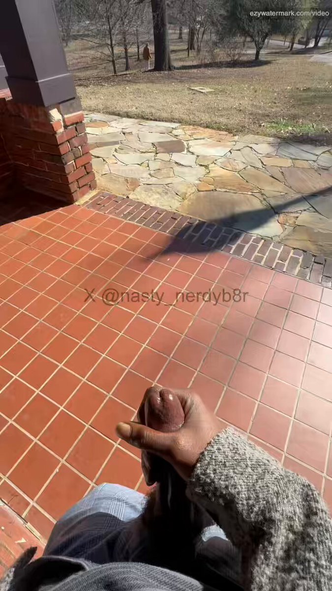 Dude walking his dog saw me stroking greasy #penis. I’m such a #perv but my 🥩 look so pretty in the ☀️. Y’all like seeing my fat head spit #cum. #Exhibitionist #BlackBator #Risky #PublicBate #Goon #BateFuel