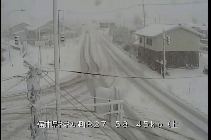 ⚠️大雪警報発令中⚠️ 福井県内の #国道８号 #国道２７号 の通行止めは解除されております。ご協力ありがとうございました。 県内の一部では引き続き大雪警報が発令されており、嶺南地方で雪が強く降っております。国道２７号を走行される方は運転にご注意ください。 #いのちとくらしをまもる防災減災