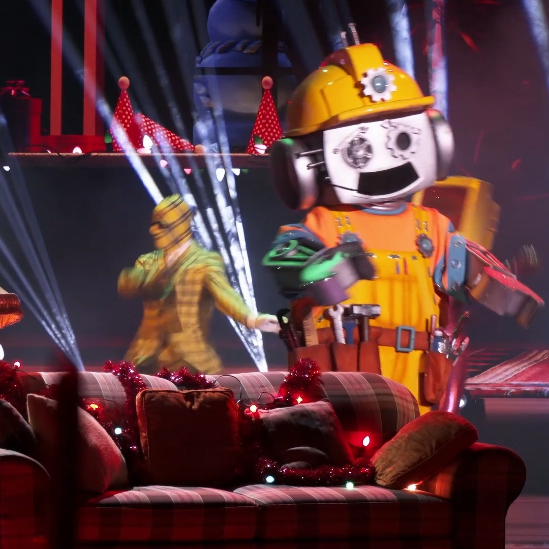 Kickin’ it with #HandymanMask — a major flex! 💪 #TheMaskedSinger