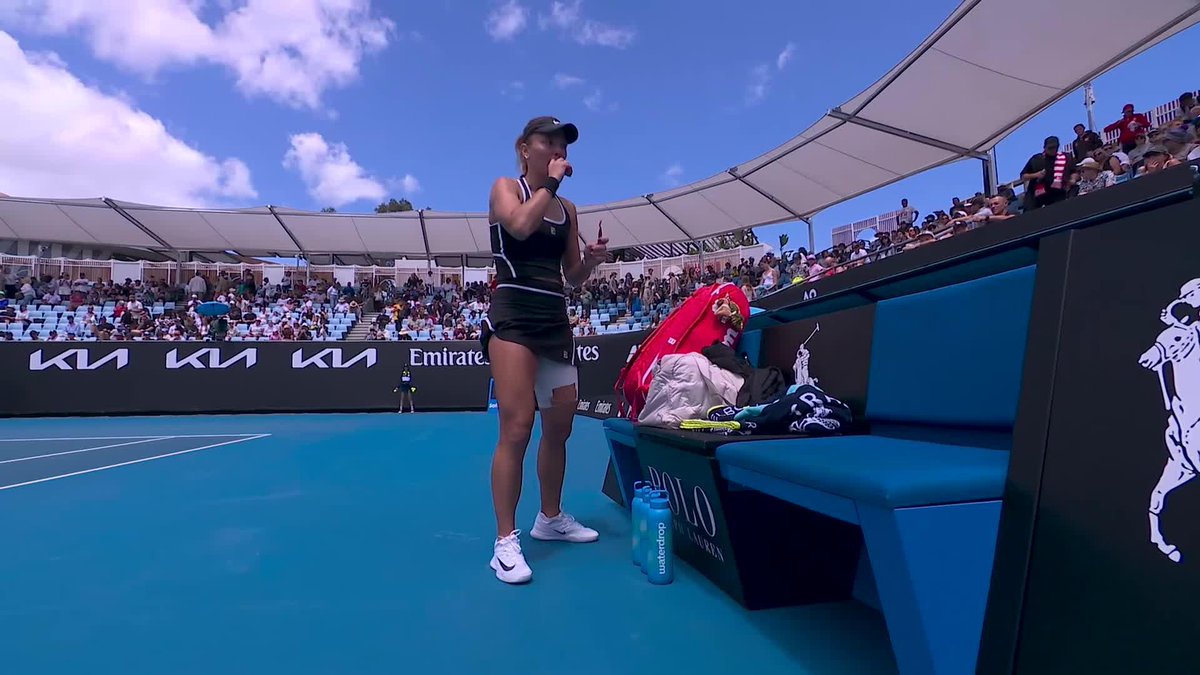 Biggest win on the biggest stage 👏 Oksana Selekhmeteva downs last year's semifinalist Badosa in straight sets 🙌 #AO26