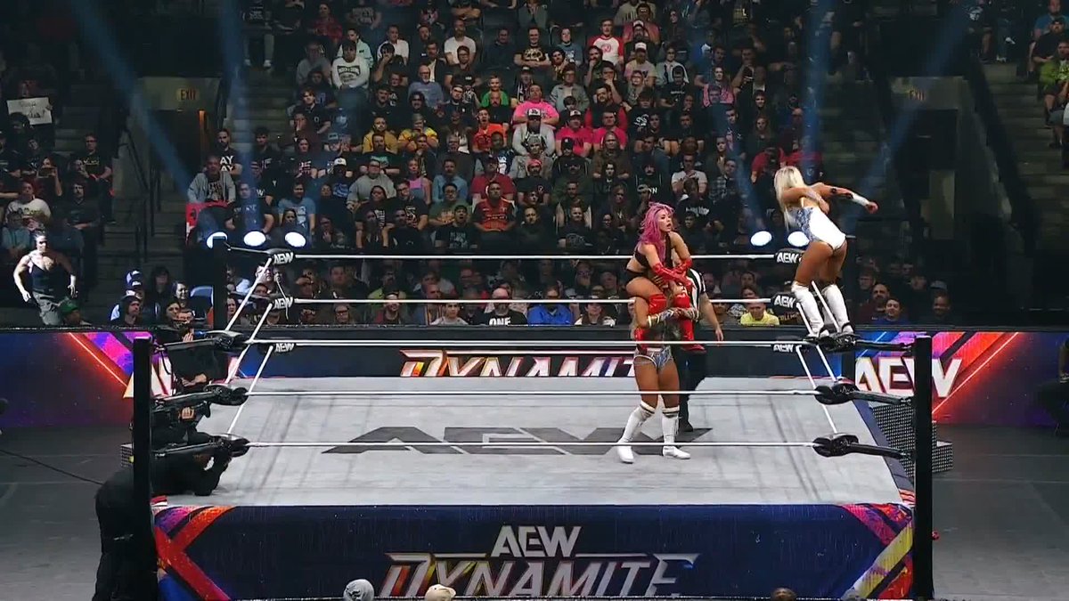 .Marina Shafir came out of nowhere to prevent "Timeless" Toni Storm from making the save! Watch #AEWDynamite LIVE on TBS &amp; HBO Max