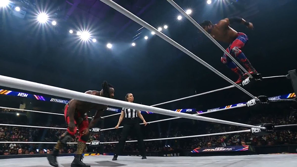 .Kevin Knight ケビン・ナイト gives @SwerveConfident a taste of his own medicine! Watch #AEWDynamite LIVE on TBS &amp; HBO Max