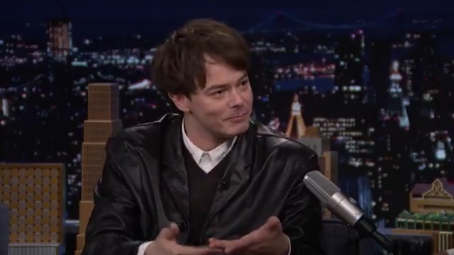 Charlie Heaton addresses the online discourse about the breakup/proposal scene between Jonathan and Nancy 👀 #FallonTonight #StrangerThingsOnFallon