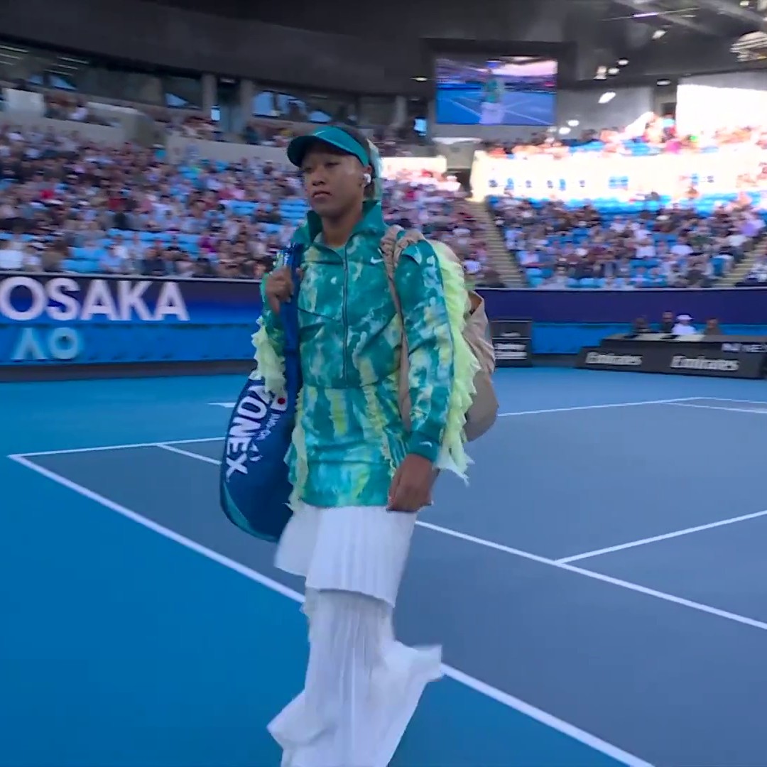 𝐐𝐮𝐞𝐞𝐧 Naomi Osaka nous a encore offert une entrée sur le court mythique ! 🤩