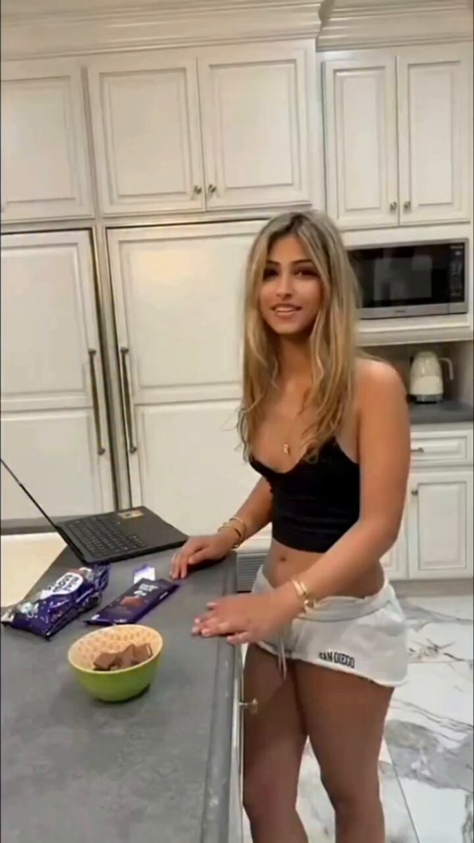 هند القحطاني ما تبطل حركاتها👽👽👽!