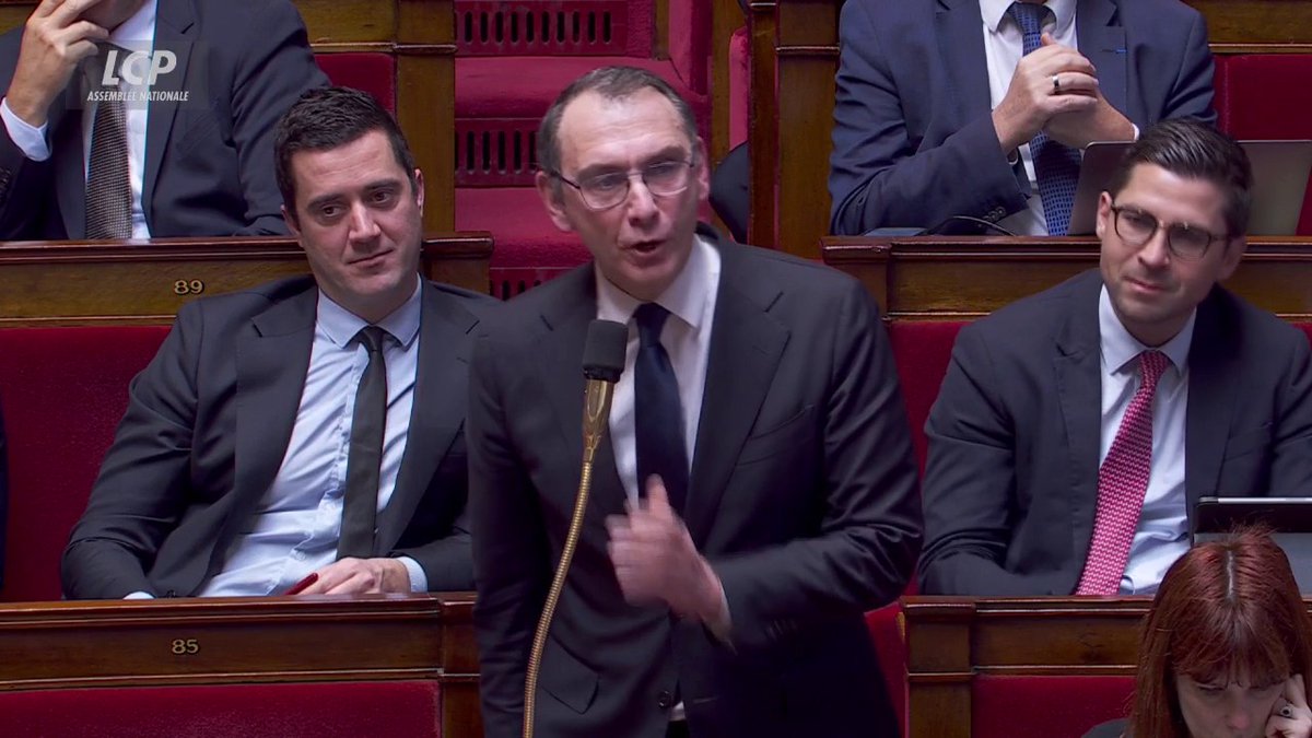 .Laurent Jacobelli qualifie La France insoumise de "Frères islamistes" : "Si vous voulez lapider les homosexuels, votez LFI", déclare le député RN. #DirectAN