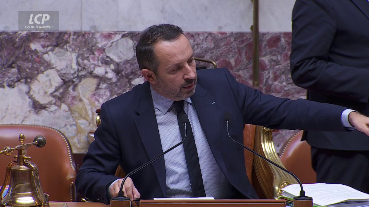 "M. Antoine Léaument 🇫🇷, je vous fais un rappel à l'ordre, vous n'avez pas à me menacer physiquement !", réagit Sébastien Chenu. "Je saisis le bureau pour vos menaces physiques de venir descendre avec vous !" #DirectAN