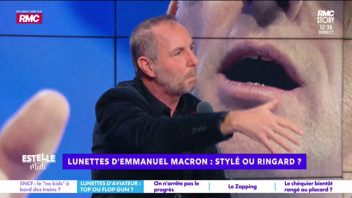 😎 Lunettes de Macron 🎙️ Jean-Philippe Doux : "S'il était venu avec un œil rouge, on aurait tous dit : "oh la la, il est affaibli..." Là, je trouve qu'il a un côté JFK ! S'il avait mis des lunettes Quechua à 15€, on aurait dit : "Mais qu'est-ce que c'est que ça !"" #EstelleMidi