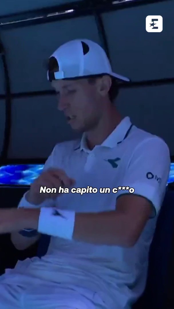 C’è stato qualche problema di comunicazione tra Maestrelli e il suo angolo 😂🔇 #EurosportTennis #AusOpen #AO2026