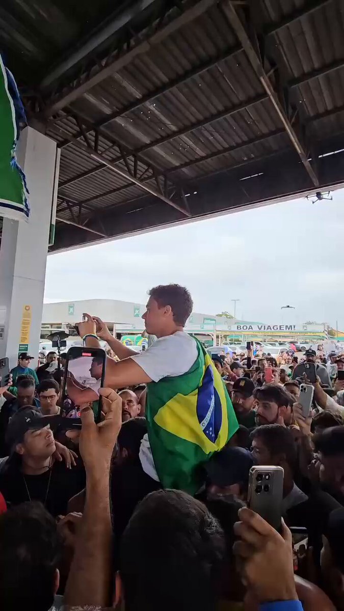 E vamos para o 4º dia. Os escândalos que estão acontecendo no país não podem ser normalizados. Acorda, Brasil! 🇧🇷