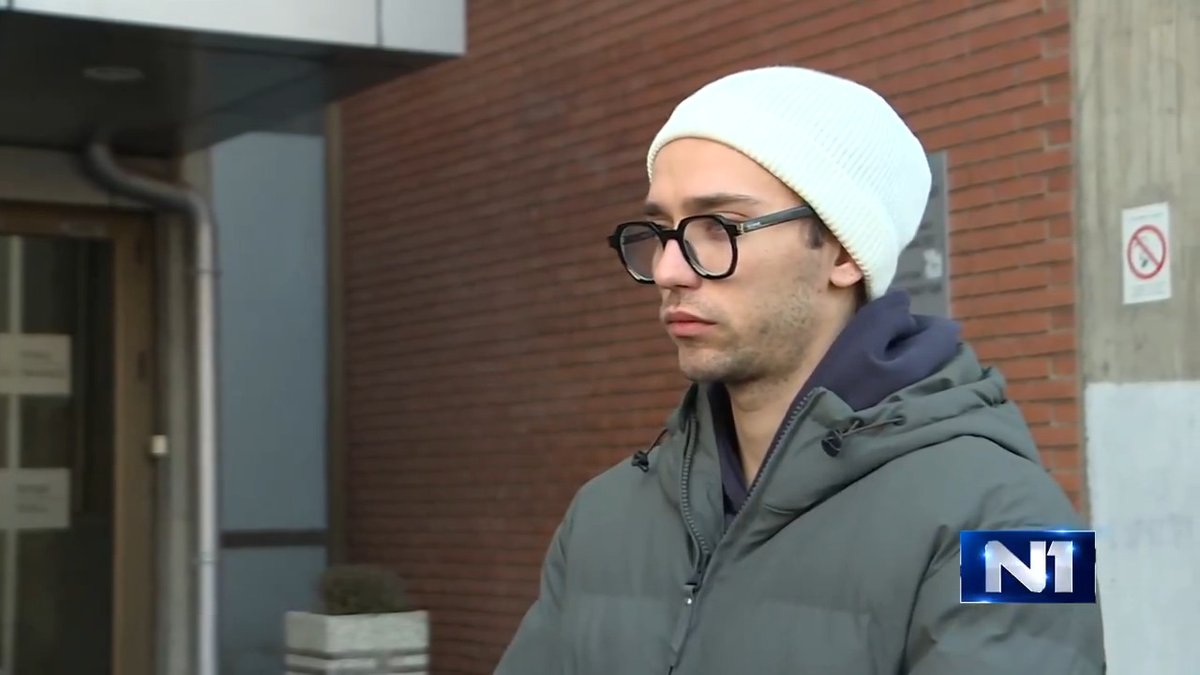 Studenti Univerziteta u Novom Sadu odlučili su danas na plenumu da stupe u bojkot nastave na svim novosadskim fakultetima. U 17 časova će se ispred Filozofskog fakulteta održati protest, najavili su studenti.
