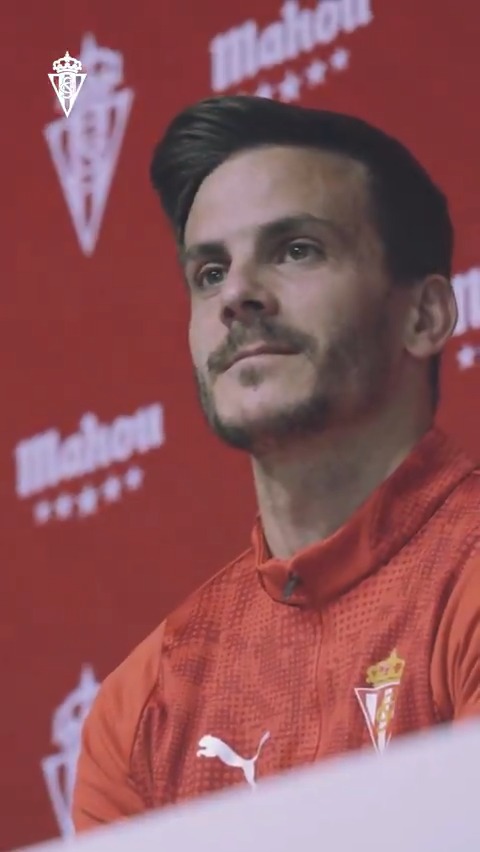 🤩 Nuestro jugador 𝐜𝐢𝐧𝐜𝐨 𝐞𝐬𝐭𝐫𝐞𝐥𝐥𝐚𝐬 ⭐️ de diciembre. ✨ Eric Curbelo 🫱🏻‍🫲🏼 Fútbol Mahou. #RealSporting