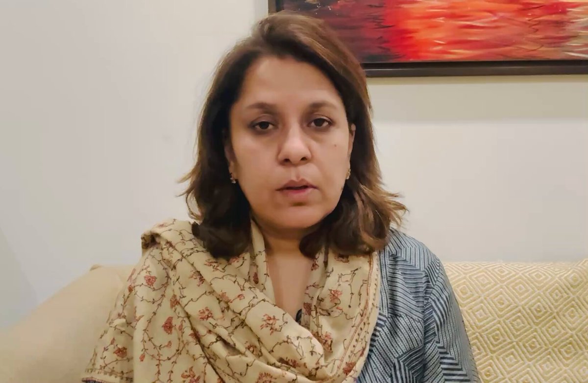 ओड‍िशा में BJP की सरकार है वहाँ बजरंग दल के लफ़ंगों ने पादरी बिपिन नायक के घर में घुस कर तोड़ फोड़ की, उन्हें पीट पीट कर लहूलुहान कर दिया. चेहरे पर लाल सिंदूर पोत कर, चप्पलों की माला पहना कर, गांव में घुमाने के बाद पादरी को हनुमान मंद‍िर में बांध द‍िया. जब इससे भी मन नहीं भरा तब उन्‍हें जबरन गाय का गोबर खिलाया जिसके बाद ज़बरदस्ती ‘जय श्री राम’ के नारे लगवाए. अगर आप हिंदू हैं तो दिल पर हाथ रख कर बस यह बताइए - क्या प्रभु राम इससे खुश होंगे? क्या इससे मर्यादा पुरुषोत्तम श्री राम की आभा बढ़ती है? कतई नहीं. बजरंग दल के यह विशुद्ध गुंडे हिंदू नहीं ढोंगी हैं और हमारे धर्म के नाम पर धब्बा हैं, कलंक हैं.