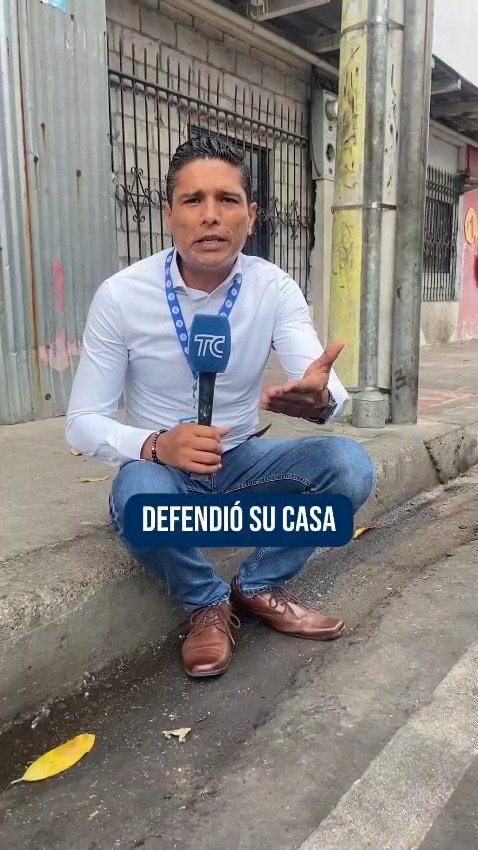 En las calles 39 y Sedalana, suroeste de Guayaquil, el dueño de una tienda fue amenazado para que abandone su casa o se la entregue a una banda. La víctima se negó a hacerlo y lo asesinaron. Más detalles en la segunda emisión de El Noticiero.