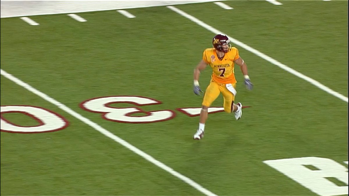 Throwing it back to Eric Decker's college days, just because 🚣🏽‍♀️ #RTB #SkiUMah #Gophers