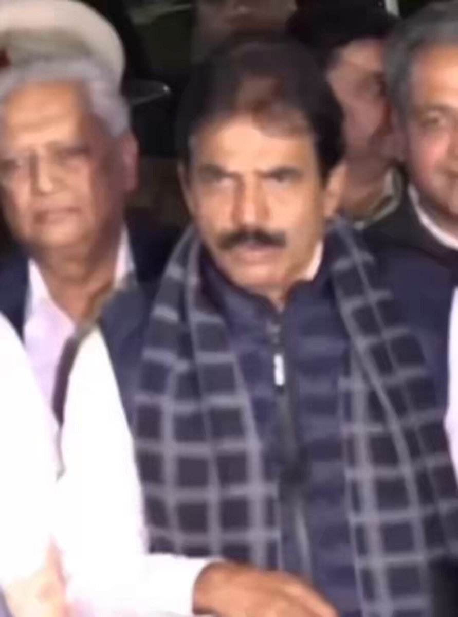 The progress of Punjab today is hostage to leaders in Delhi. Shame on #Congress leaders in Punjab who have surrendered Punjab’s pride to Delhi leaders who give them orders. The people of Punjab want a ledership of the people of Puniab, by the people of Punjab and for the people of Punjab.
