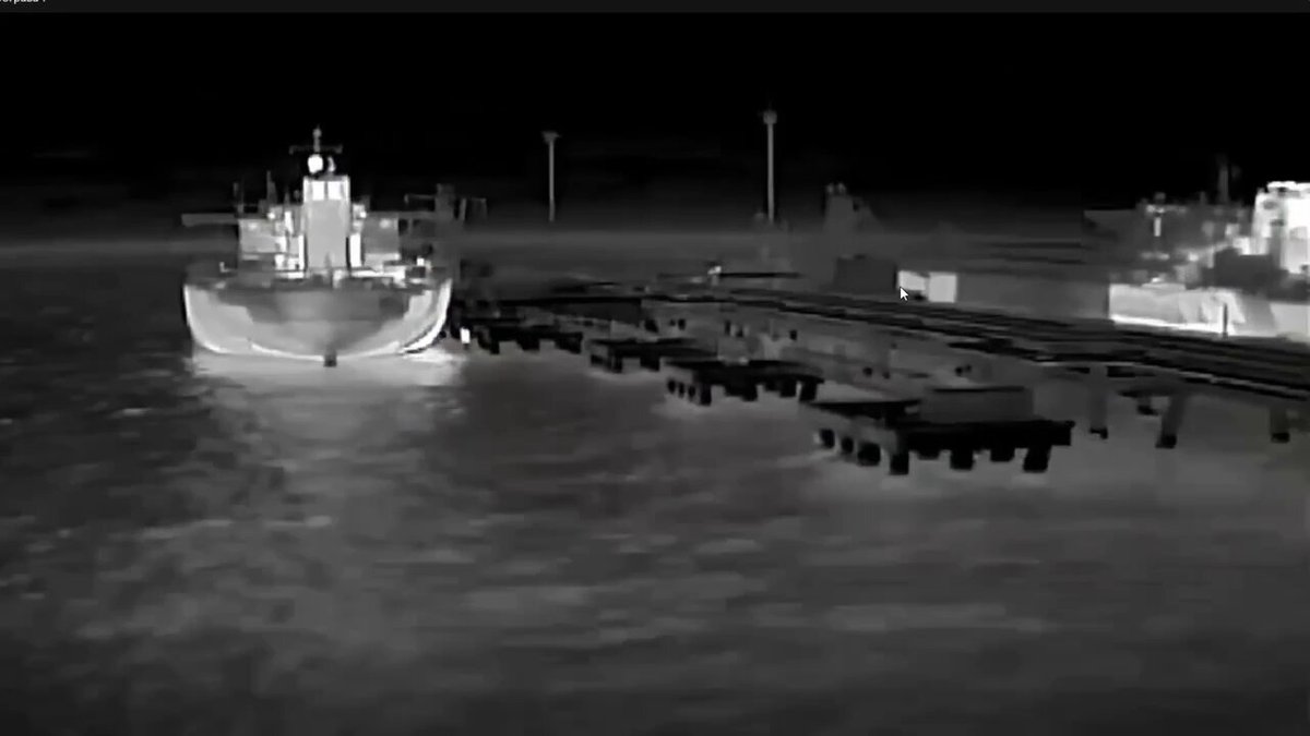 ❗️The Security Service of 🇺🇦Ukraine struck the "🇷🇺Tamanneftogaz" oil terminal in the Krasnodar Krai of the Russian Federation: estimated damages – approximately $50 million.