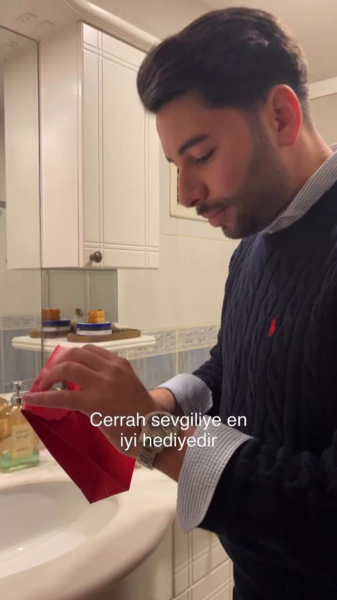 Bir kadın cerrah, sevgiliye verilebilecek en iyi hediyeyi paylaştı.