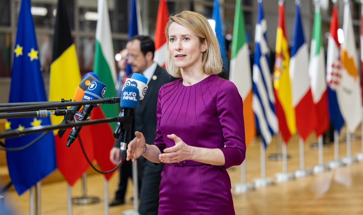 The word for this year has been unpredictability. This is what we are living through. But right now, it is important to focus back our efforts on stopping the war in Ukraine. Russia is increasing its attacks on civilians and civilian infrastructure in Ukraine, amid a particularly hard winter. My doorstep ahead of the informal #EUCO ↓