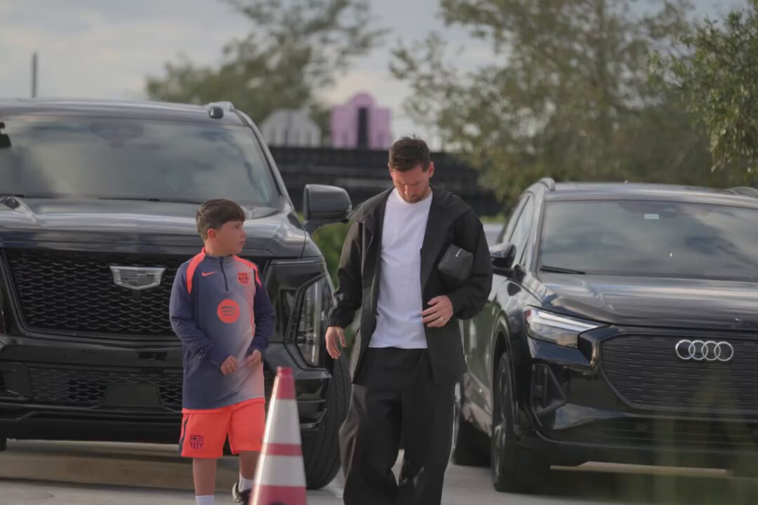 Messi no se ha parado a saludar a Arbeloa. Qué vergüenza...