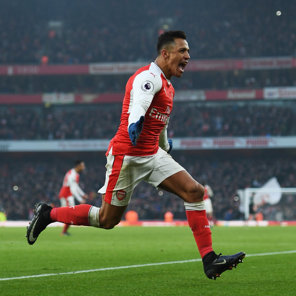 The coolest man in N5 🥶 Nine years ago today, Alexis' last-gasp panenka won us all three points against Burnley 👊