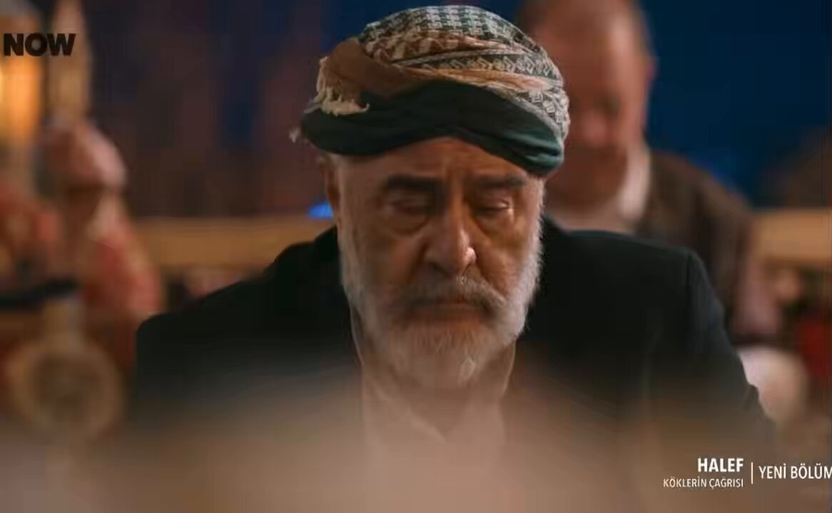 ikisinin de kaşıklarının yanında olması… ağlıyorum ne olur babamız ol ya🥹❤️‍🩹#yılser #halef
