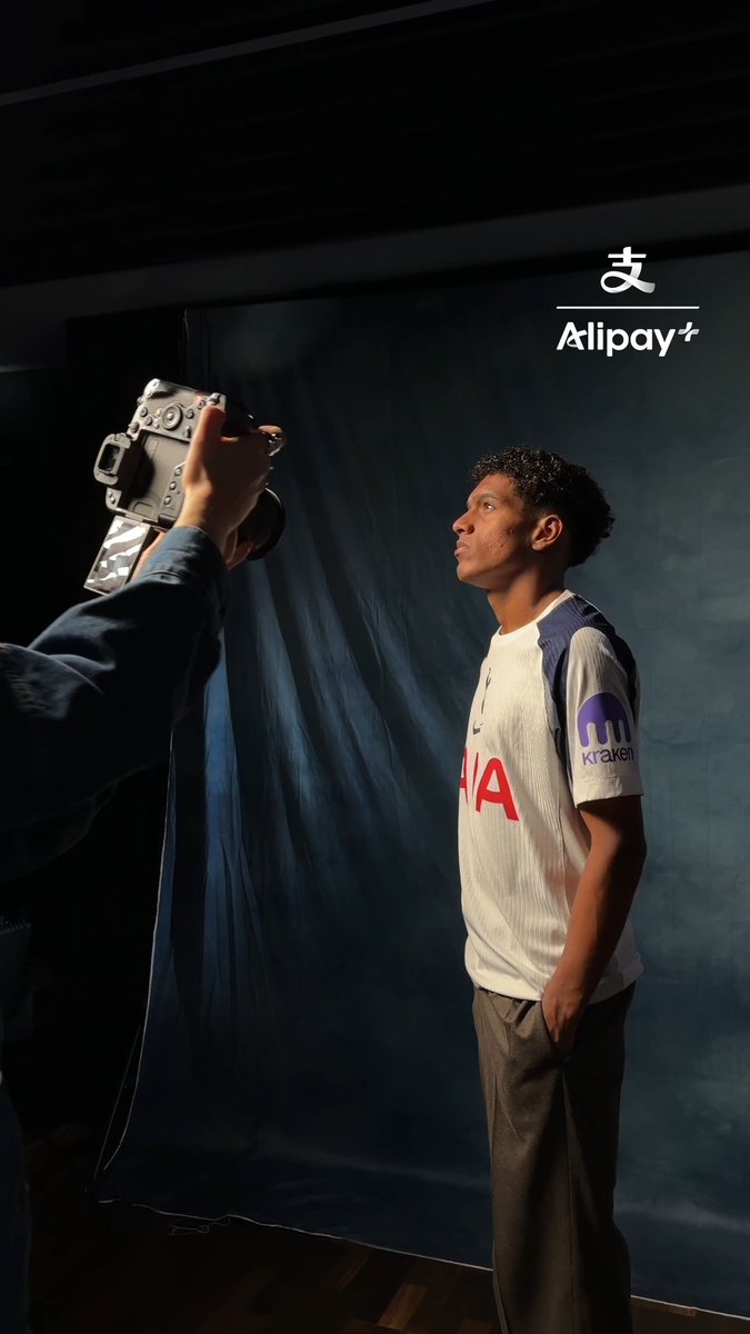 Signing day with Souza 🎬 🔹 Alipay+