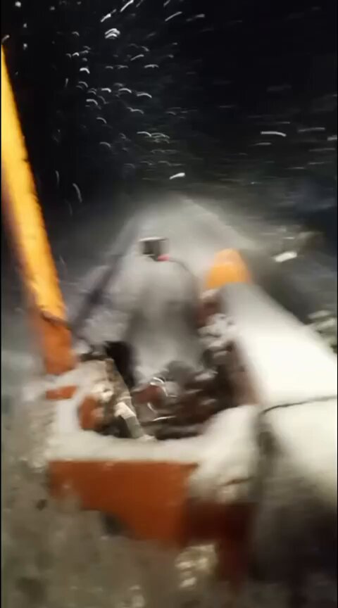 Sevgili hemşerilerimiz... Nurdağı-Gaziantep Devlet Yolu'nda ekiplerimizin çalışmaları sonucu makaslama yapan araçlar kenara alınmak sureti ile kış lastiği ve zinciri bulunan hafif araçların geçişi sağlanmaya başlanmış ve yol trafik akışı rahatlatılmıştır. TAG otoyolu Nurdağı-Gaziantep arasında ise geçişler kontrollü bir şekilde yapılmaya devam etmektedir. Tüm yollarımızda devam eden yoğun kar yağışıyla birlikte ekiplerimizin yol açma çalışmaları da devam etmektedir. Valimizin koordinesinde Vali Yardımcımız İlker Eker, İl Emniyet Müdürümüz, İl Jandarma Komutanımız, Karayolları Bölge Müdürümüz ve AFAD İl Müdürümüz sahada çalışmaları yerinde incelemektedir. #kar