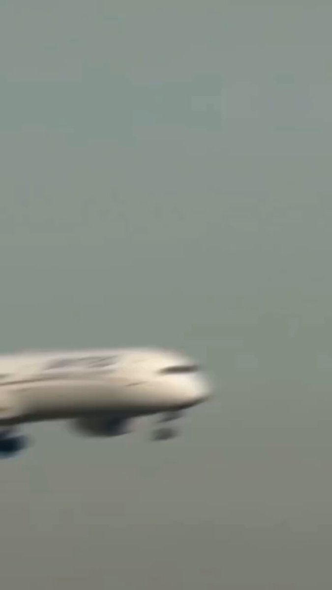 Plane collides with drone — real ATC audio ✈️💥 📸aviationmp4
