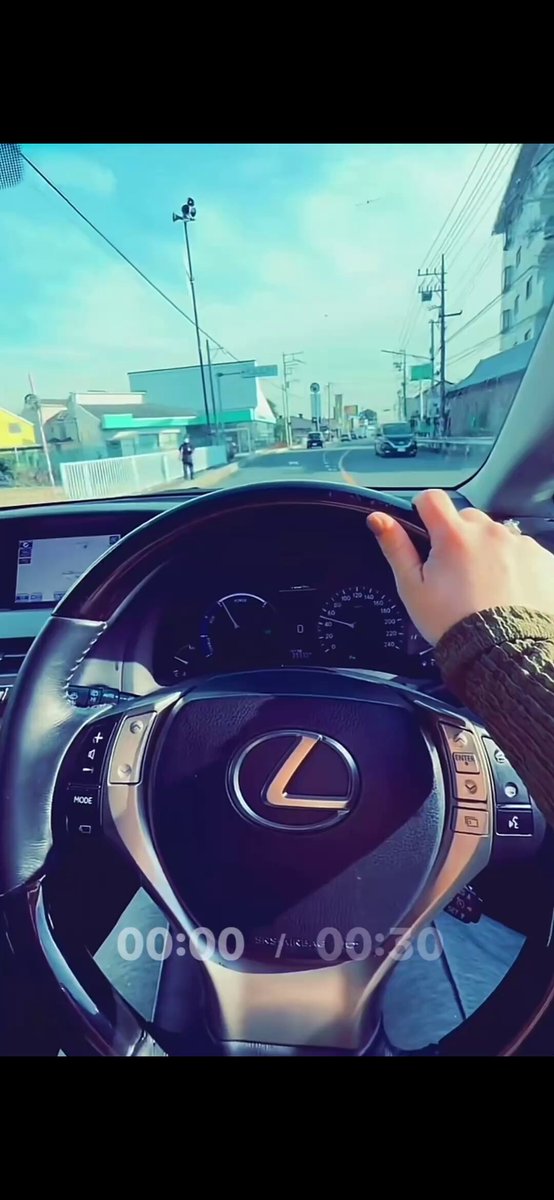 トルコ国籍の男だけだと思ったら 嫁までスマホ運転してる💦 #埼玉南部の偽装難民問題 #道路交通法違反