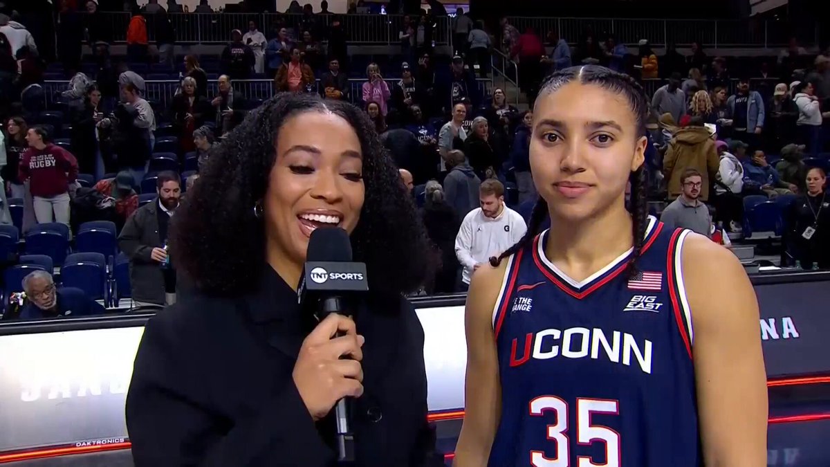 "Actually?... That's a lot of tickets. I am definitely loved." 😂 Azzi Fudd's return to the DMV meant 125 tickets for friends and family. After 19PTS in the win, she spoke with Autumn Johnson✨ postgame 🗣️