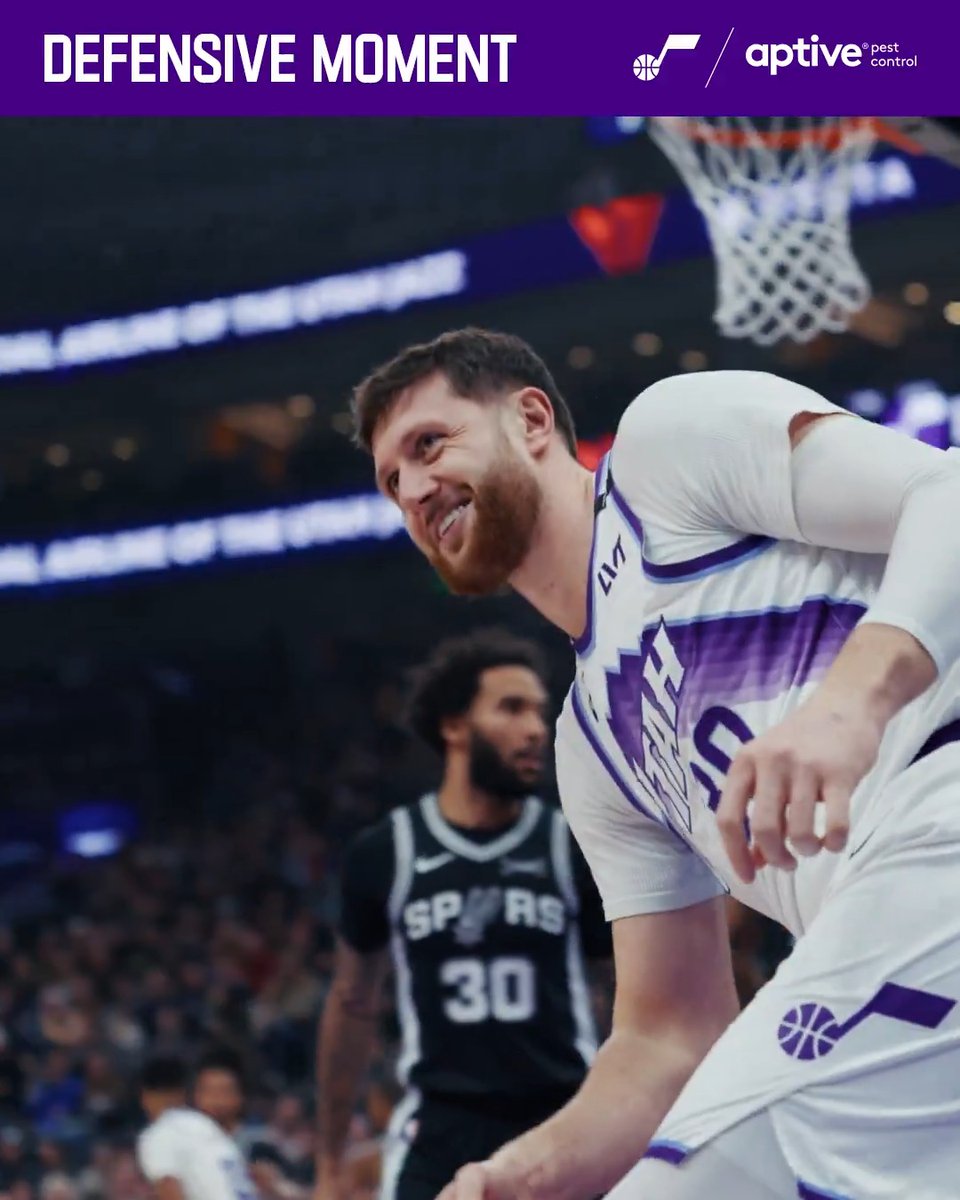Nurk really knows how to get a game goin' 🔥 #TakeNote presented by Aptive Environmental