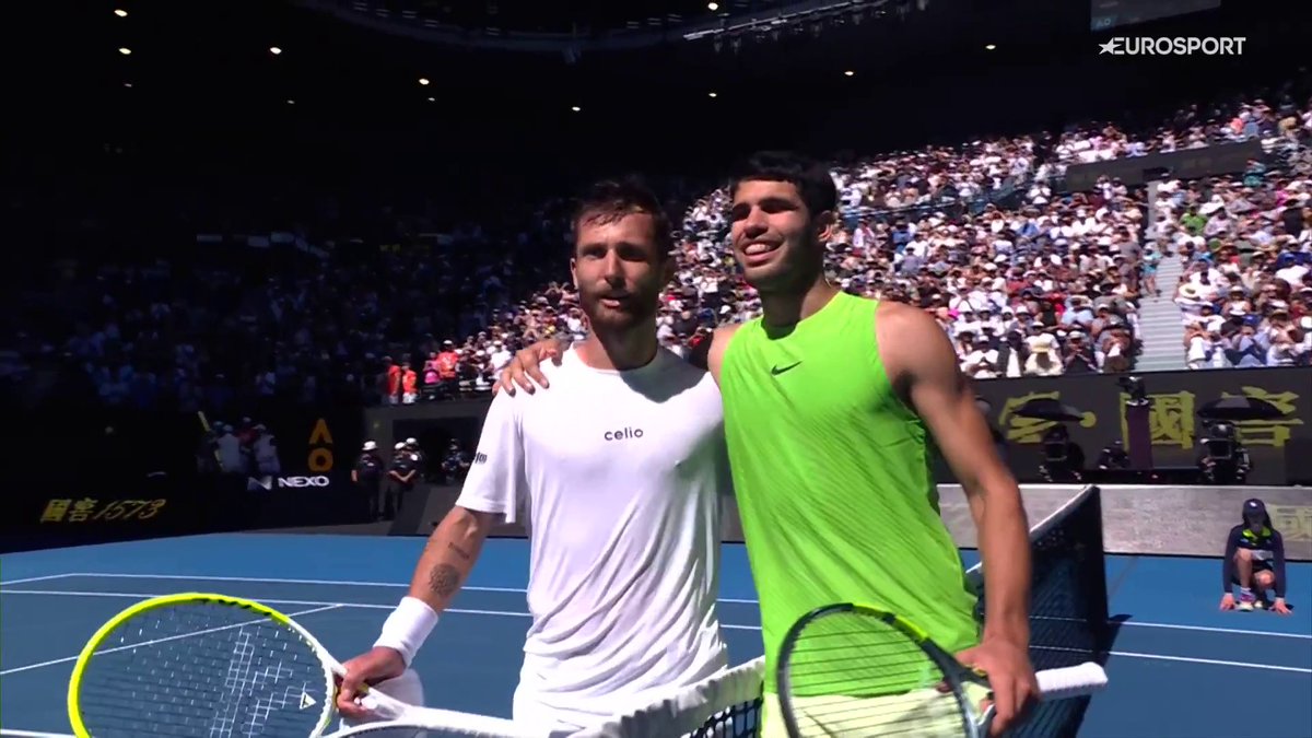 ALCARAZ SE PONE A 100 ๐ฏ Carlos Alcaraz despacha a Moutet en tres sets y ya estรก en octavos de final, donde se enfrentarรก a Tommy Paul. ๐บ Lo has visto en Eurosport.es y HBO Max Espaรฑa. #AusOpen