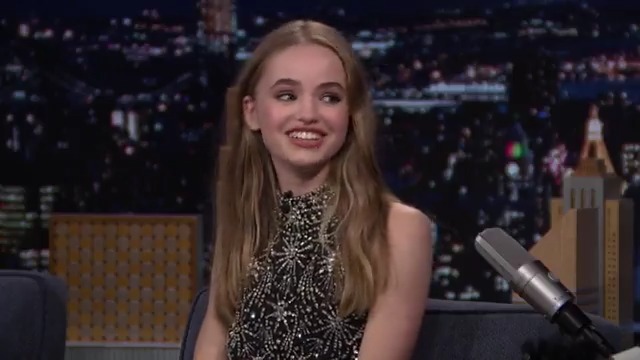 Nell Fisher and Cara Buono had to wear weights during the bathtub scene in the first episode of Season 5 of stranger things so they could stay underwater 😰 #FallonTonight #StrangerThingsOnFallon