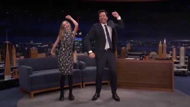 Nell Fisher teaches Jimmy a dance she choreographed to โPlease Please Pleaseโ with Millie Bobby Brown and the stranger things cast! #FallonTonight #StrangerThingsOnFallon