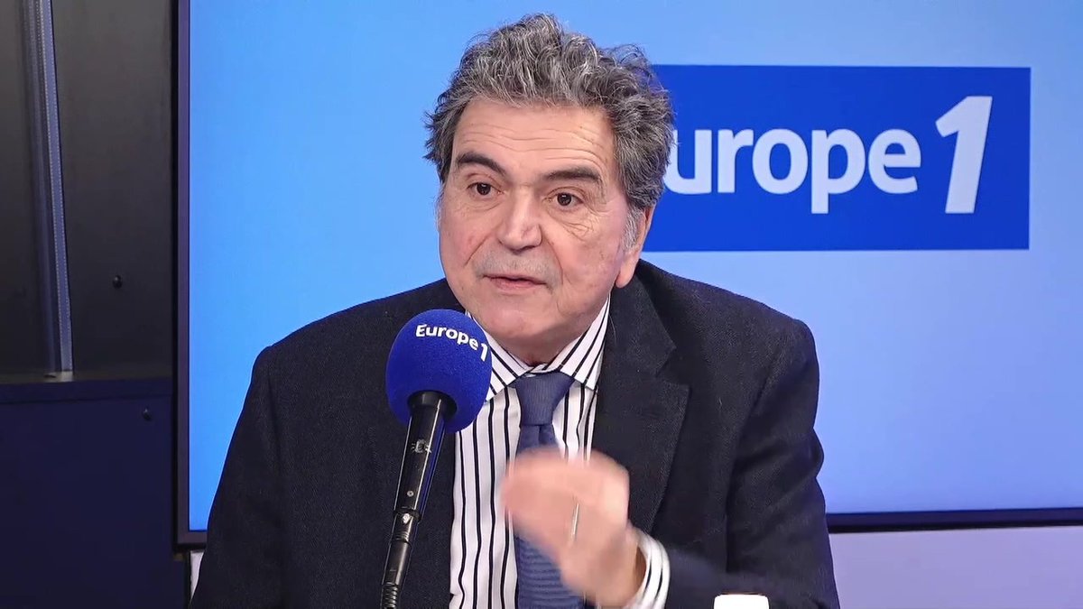 A propos d'E.Macron : "Il a littéralement embrassé toutes les crises, les unes après les autres, pour exister et être dans la photo. Son problème c'est d'être dans la photo" explique Pierre Lellouche #EliotDevalEtVous Eliot Deval sur #Europe1