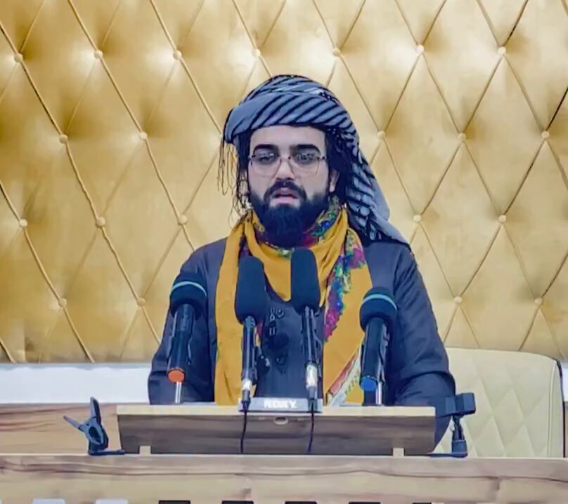 جانب من خطبة الجمعة في جامع شوراو الكبير في كركوك حول غرب كوردستان.