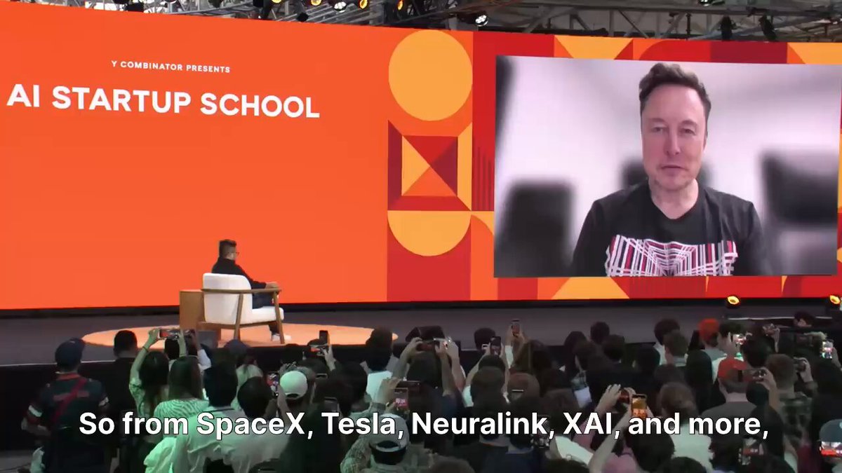 Last year, Elon Musk explained why 99% of entrepreneurs fail despite millions in funding. His frameworks: • Ego-to-ability ratio • First-principles thinking • Reality as the final judge • Engineering over storytelling 12 timeless lessons from Elon's 50-min masterclass: