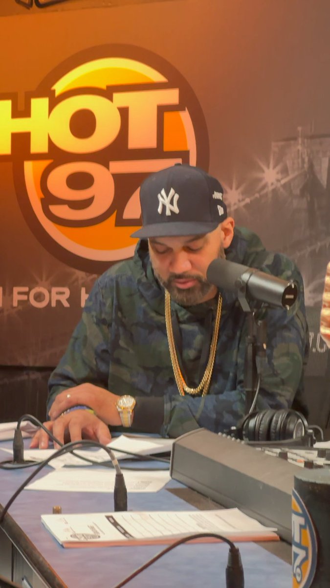 We Got @nycmayor live with Mornings With Mero Right Now addressing Snow Storm Preparations! Let’s go  @thekidmero @kazeem @miabellenyc @djkastone @shanikulture
