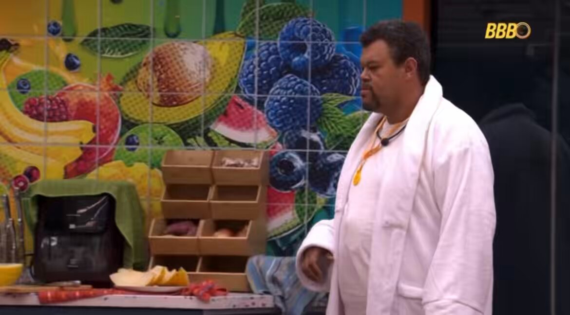 Babu elogia o café da manhã que Solange fez para ele. #BBB26