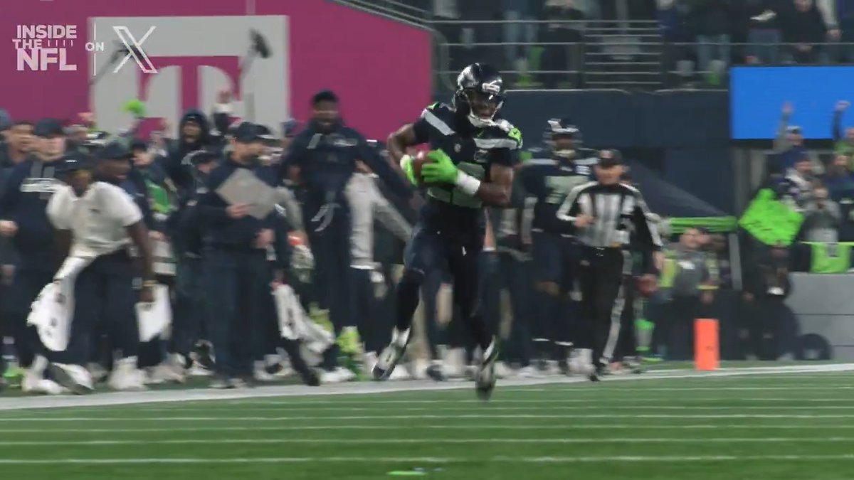 It's not who you play, it's when you play 'em. @RealRClark25, chris long, and @OchoCinco give their full Rams Seahawks breakdown, with Seattle just having too much of an edge on defense and special teams ✍️
