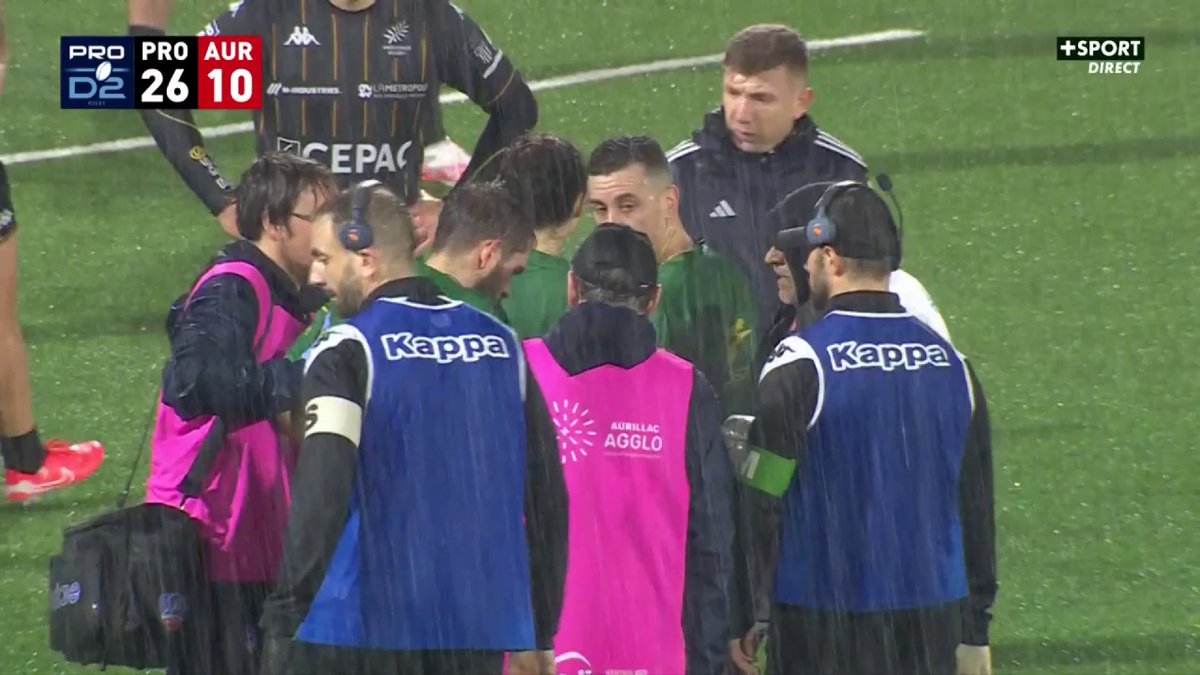 L'arbitre de la rencontre Provence/Aurillac sort sur blessure après un contact avec Papunashvili 🤕 Bon rétablissement Monsieur Aiguebonne 💪