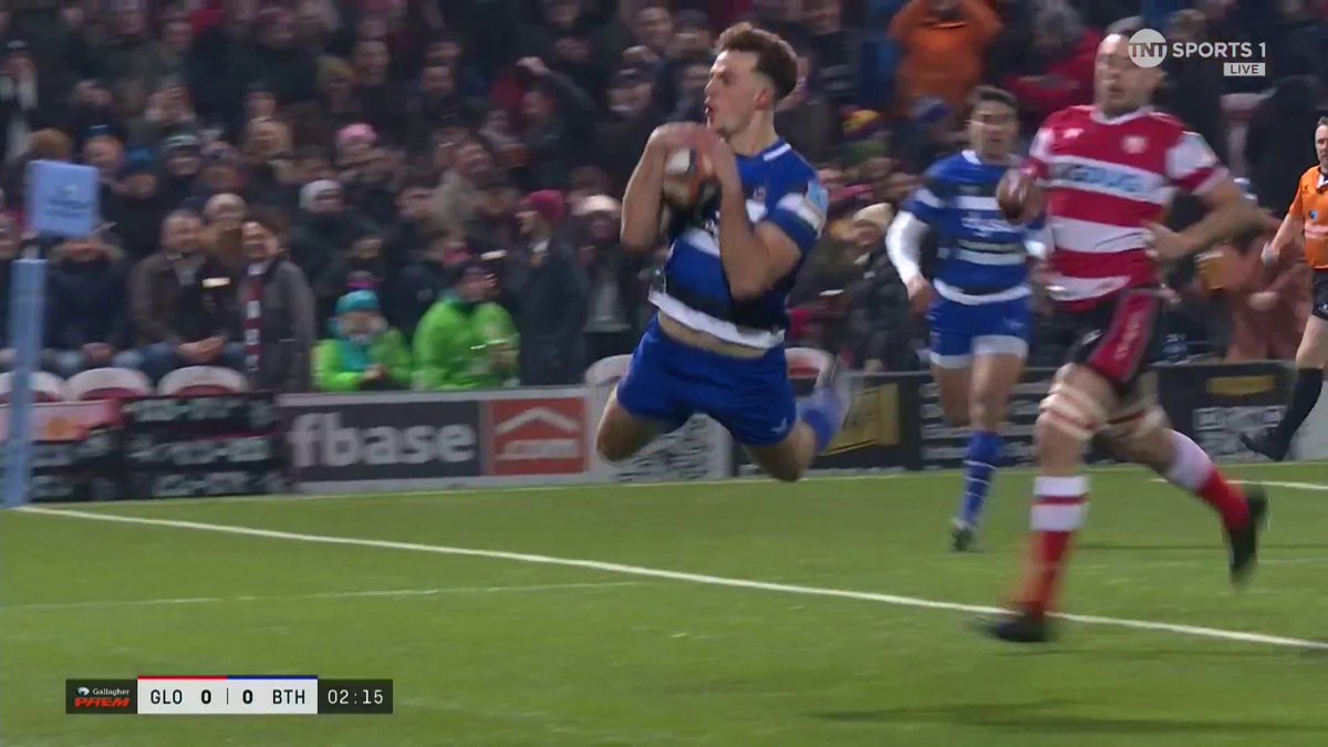 Pure class from Bath Rugby 🤩 Louie Hennessey adds the finish to a flourishing team move. 📺 TNT Sports &amp; Discovery+