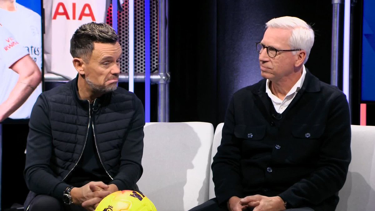 🗣️ "It's teed up for them" Lee Hendrie has backed Arsenal to win the treble at 'a minimum'.
