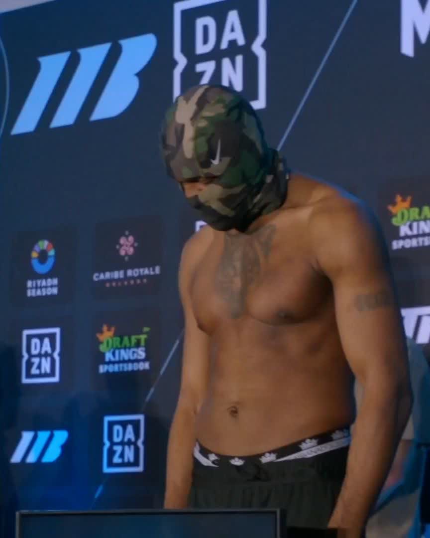 Official Weights… ⚖️ Khalil Coe - 182.8.lbs ⚖️ Jesse Hart - 174.6lbs The USWBC Light Heavyweight Title is now only on the line for Hart 🛡️ #CoeHart #MuratallaCruz