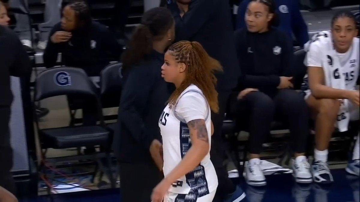 Talk about a full-circle moment 🥹 Maryland women's basketball legend Christy Winters-Scott got to call her daughter Brianna's game for Georgetown. #NCAAWBB x 🎥 truTV