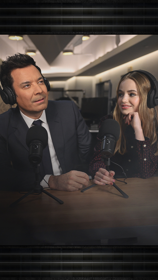 There's only one thing to do in a life or death situation... 🎙️ 🤣 #NellFisher #FernandoMendoza stranger things #StrangerThingsOnFallon #FallonTonight
